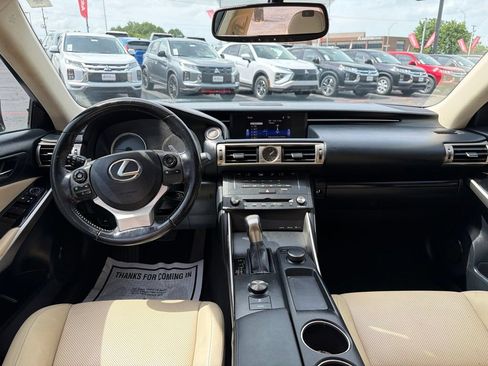 Used 2015 Lexus IS 250 RWD image 36