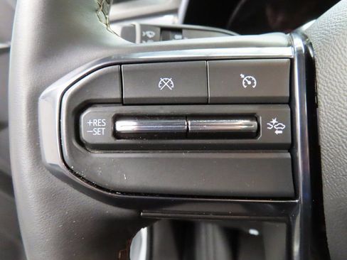 Used 2025 GMC Canyon AT4 w/ Technology Plus Package image 48