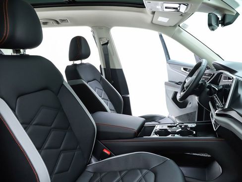 New 2026 Volkswagen Atlas Peak Edition AWD/4WD image 36