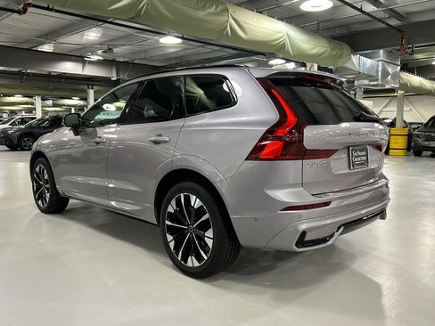 Used 2026 Volvo XC60 B5 Plus w/ Protection Package Premier AWD/4WD image 4