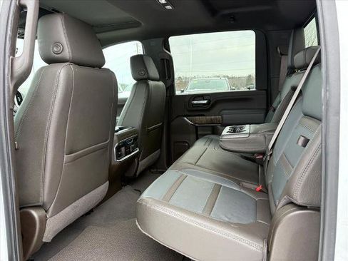 Certified 2022 GMC Sierra 3500 Denali w/ Denali Ultimate Package image 9