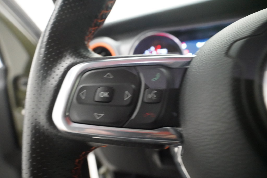 Used 2022 Jeep Gladiator Mojave w/ Cold Weather Group AWD/4WD image 16