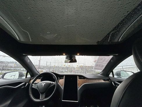 Used 2020 Tesla Model S Long Range Plus image 19