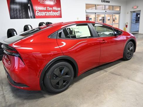 New 2026 Toyota Prius LE image 5