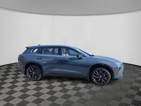 Used 2025 Toyota Crown Signia w/ Advanced Technology Package image 8