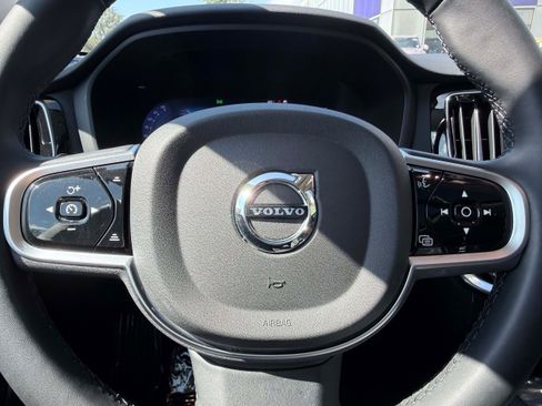 Certified 2025 Volvo V60 B5 Cross Country Plus AWD/4WD image 19