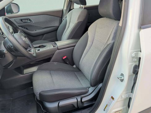 Used 2022 Nissan Rogue S image 21