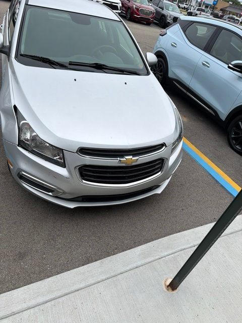 Used 2016 Chevrolet Cruze LT FWD image 2