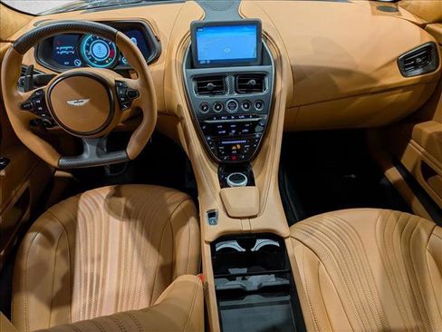 Used 2023 Aston Martin DB11 Coupe image 20