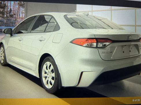 Used 2025 Toyota Corolla LE image 8