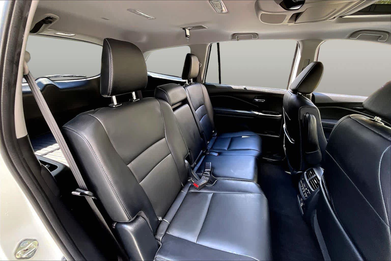 Used 2019 Honda Pilot Touring image 21
