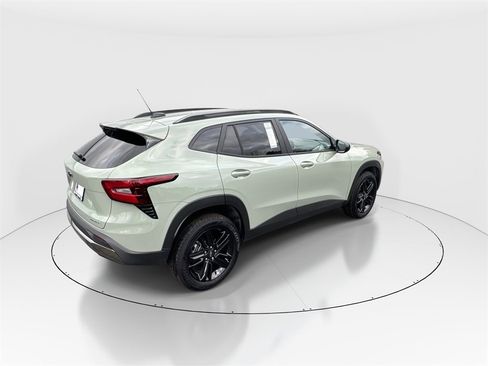 Used 2025 Chevrolet Trax ACTIV w/ Driver Confidence Package image 8