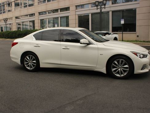 Used 2017 INFINITI Q50 3.0t Premium w/ 3.0T Premium Plus Package AWD/4WD image 2