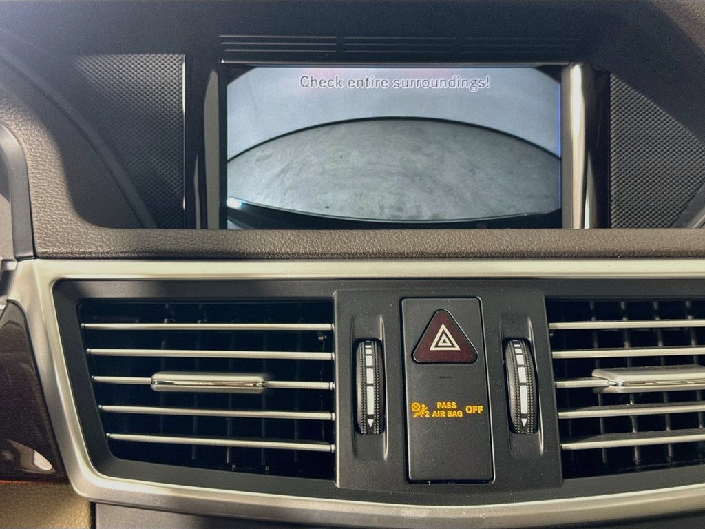 Used 2013 Mercedes-Benz E 350 4MATIC Sedan image 16