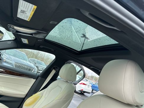 Used 2020 BMW 530i xDrive w/ Premium Package image 8