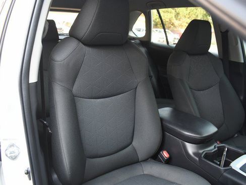 Used 2024 Toyota RAV4 XLE AWD/4WD image 26