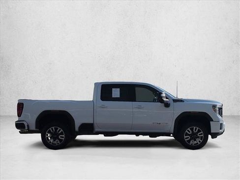 Used 2023 GMC Sierra 2500 AT4 AWD/4WD image 4