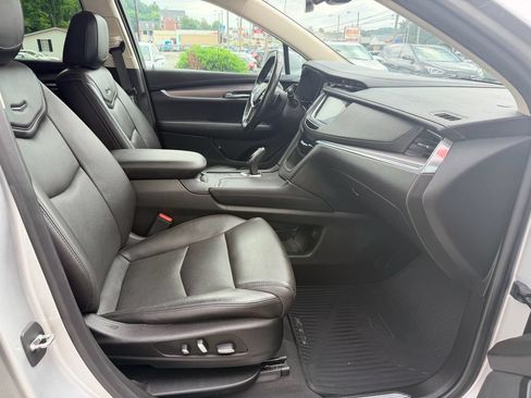 Used 2019 Cadillac XT5 Luxury AWD/4WD image 16
