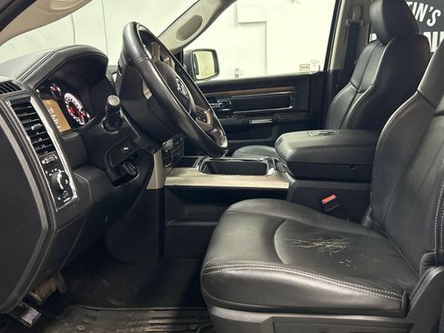 Used 2018 RAM 1500 Laramie w/ Convenience Group image 9