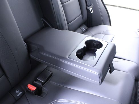 Used 2026 Jaguar F-PACE R-Dynamic S image 15