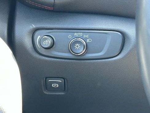 Used 2023 Chevrolet Blazer RS w/ Enhanced Convenience Package image 21