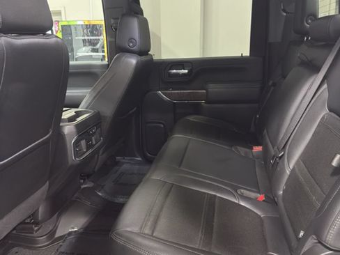 Used 2023 GMC Sierra 2500 Denali AWD/4WD image 9