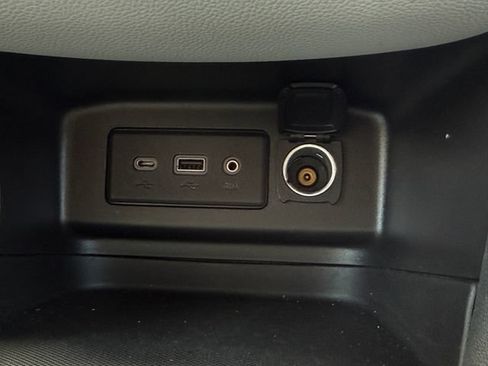 Used 2024 Chevrolet Equinox LT FWD image 23