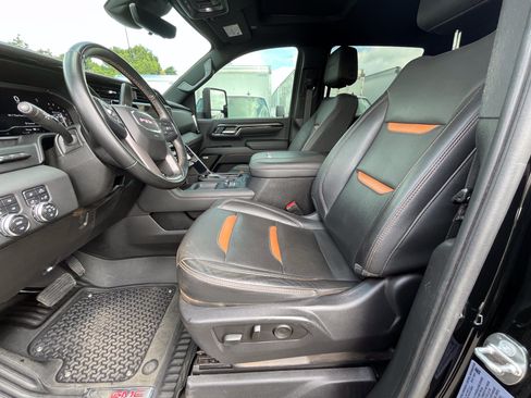 Used 2024 GMC Sierra 2500 AT4 w/ AT4 Premium Plus Package AWD/4WD image 18