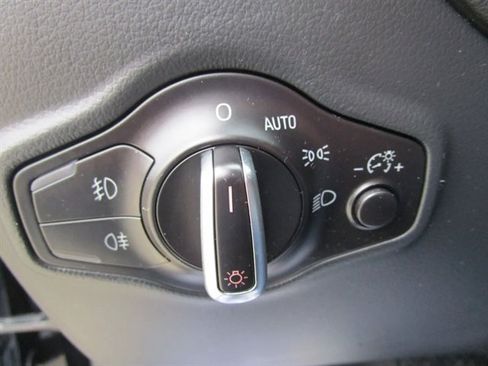 Used 2017 Audi Q5 2.0T Premium image 15