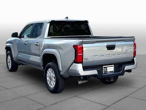 Used 2025 Toyota Tacoma SR5 RWD image 12