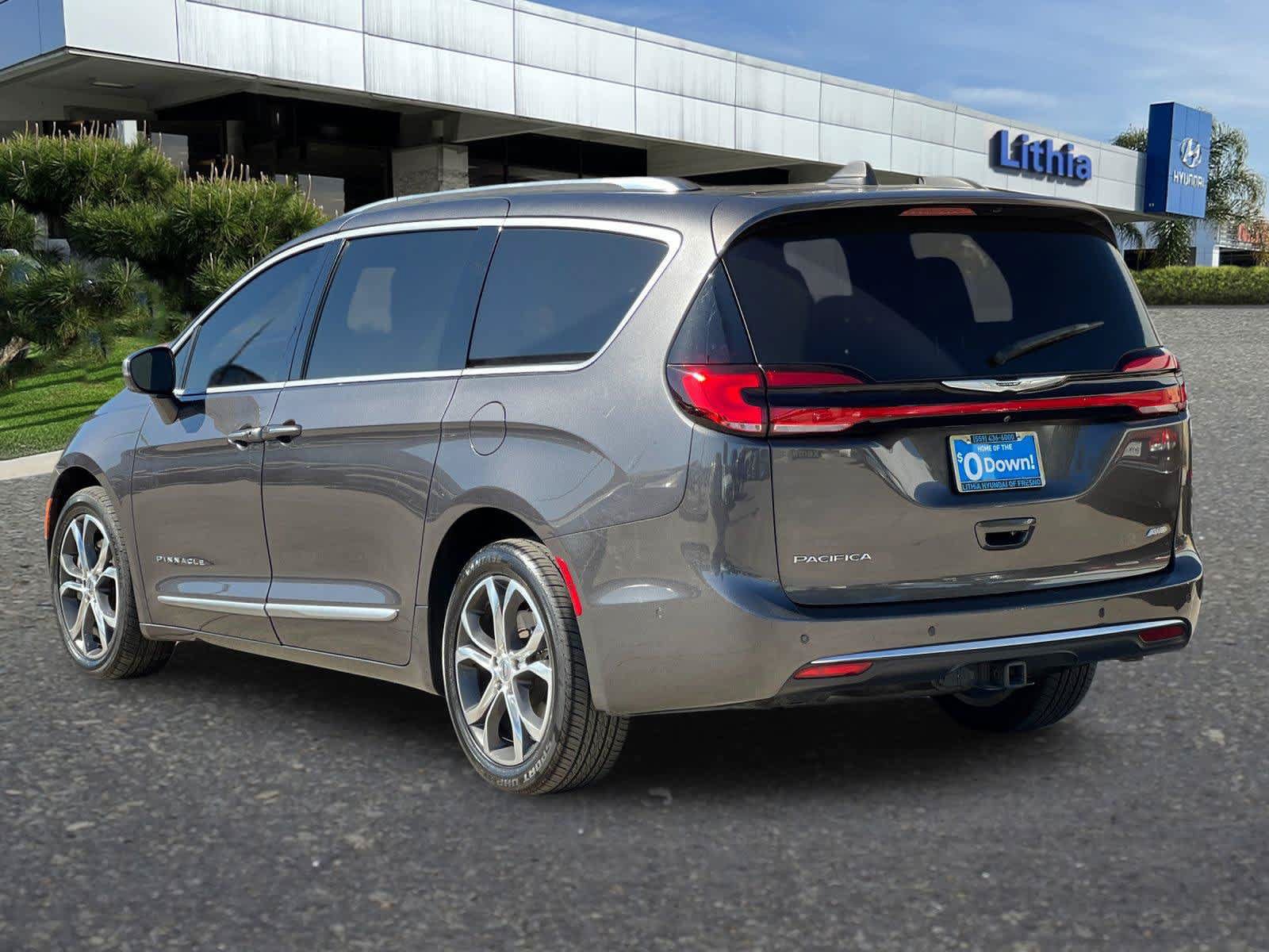 Used 2021 Chrysler Pacifica Pinnacle AWD/4WD image 7