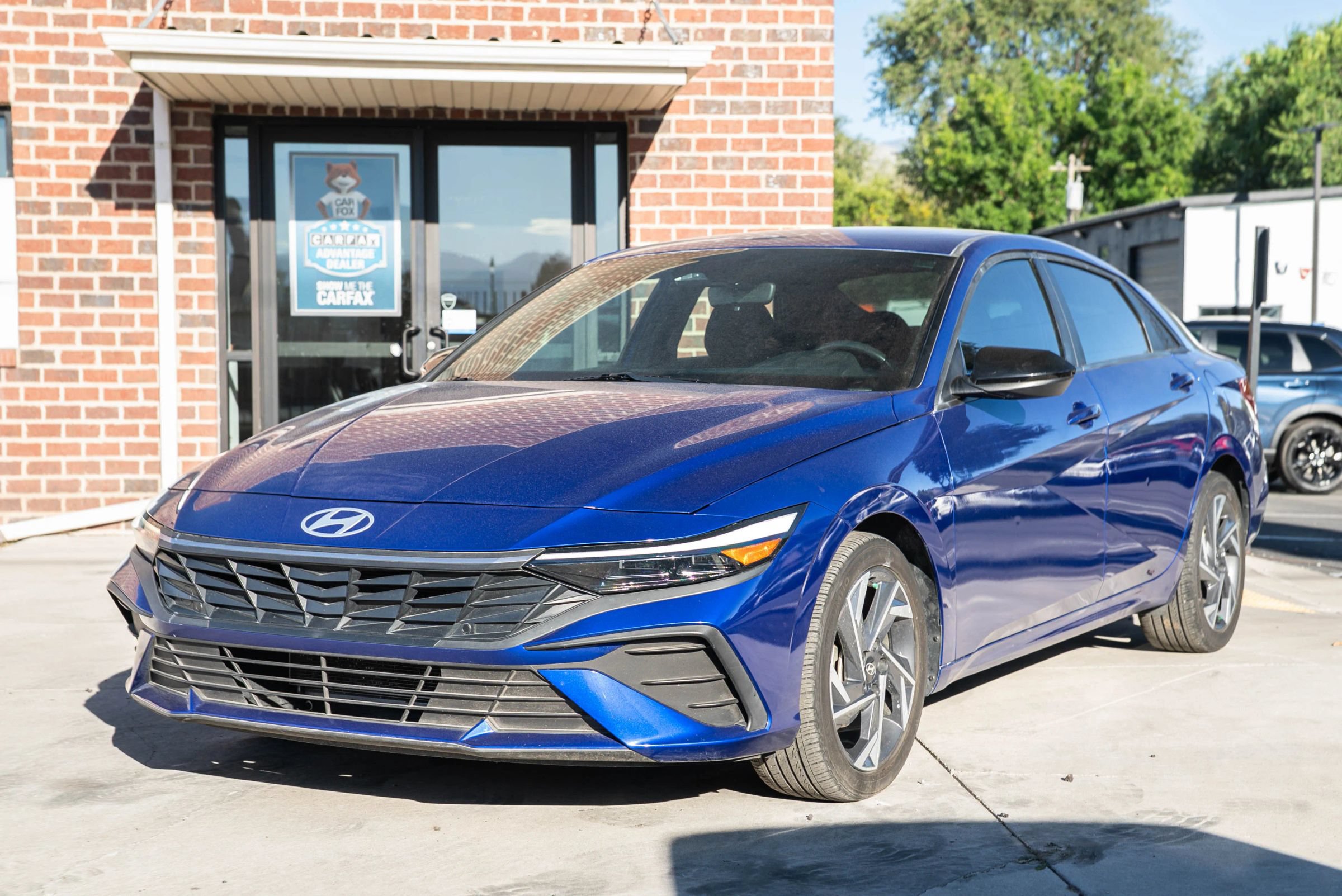 Used 2025 Hyundai Elantra Sport w/ Cargo Package FWD image 1