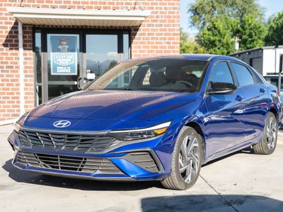 Used 2025 Hyundai Elantra Sport w/ Cargo Package
