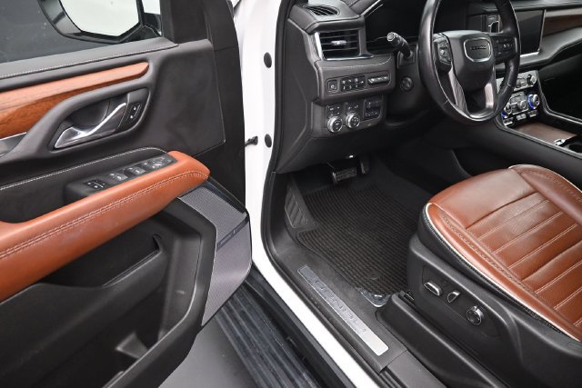 Used 2023 GMC Yukon Denali Ultimate AWD/4WD image 20