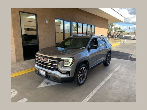 Certified 2025 GMC Terrain Elevation w/ Elevation Premium Package image 1