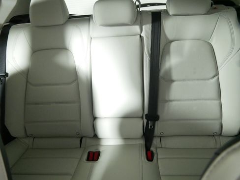 New 2025 MAZDA CX-5 AWD 2.5 S w/ Preferred Package image 4