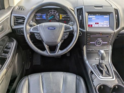 Used 2016 Ford Edge Titanium image 16