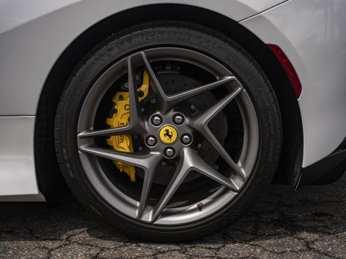 Certified 2021 Ferrari F8 Tributo RWD image 24