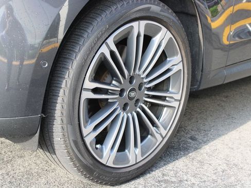 Used 2024 Land Rover Range Rover Sport SE AWD/4WD image 10