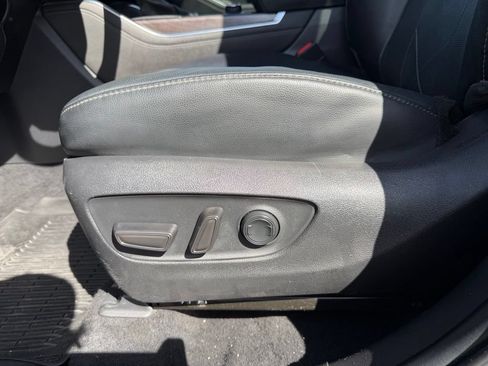 Used 2022 Toyota Highlander Platinum AWD/4WD image 14
