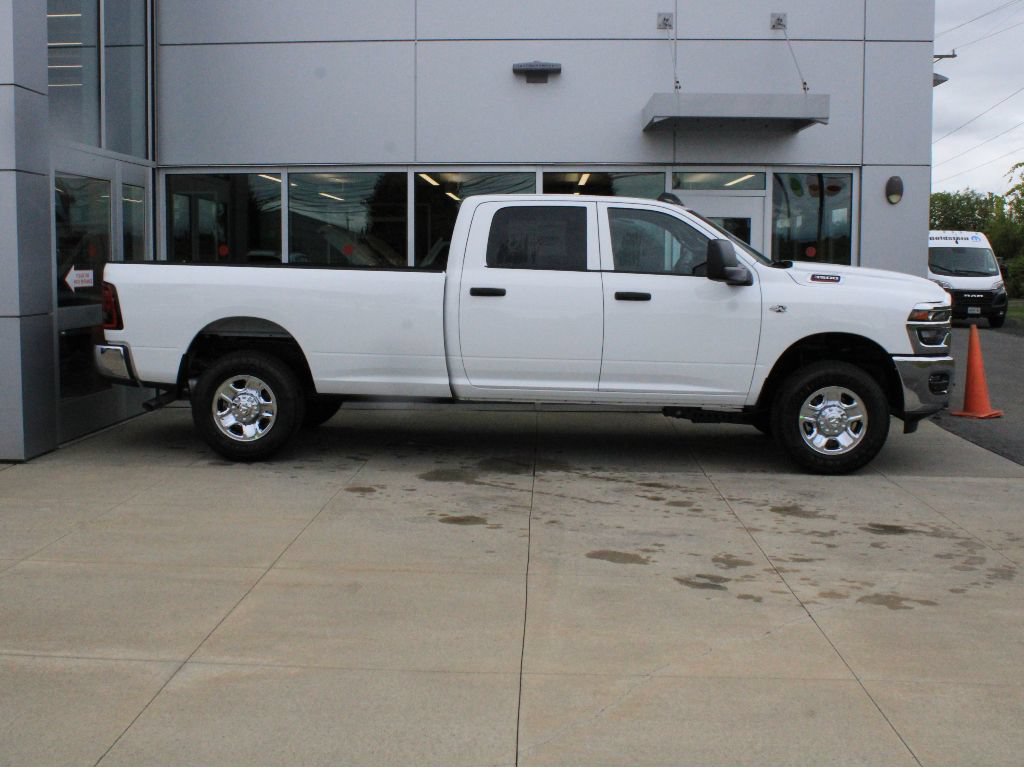 New 2027 RAM 3500 Tradesman w/ Chrome Appearance Group A AWD/4WD image 4