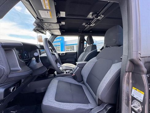 Used 2025 Ford Bronco 4-Door AWD/4WD image 14