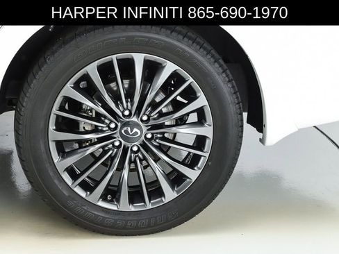 Used 2024 INFINITI QX80 Sensory w/ Cargo Package AWD/4WD image 7