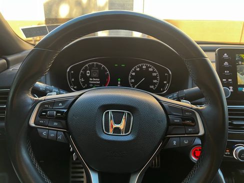 Used 2018 Honda Accord Sport image 10