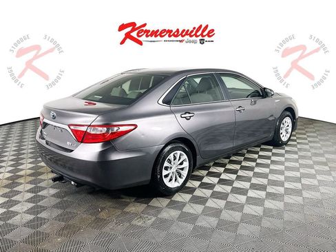 Used 2015 Toyota Camry LE image 7