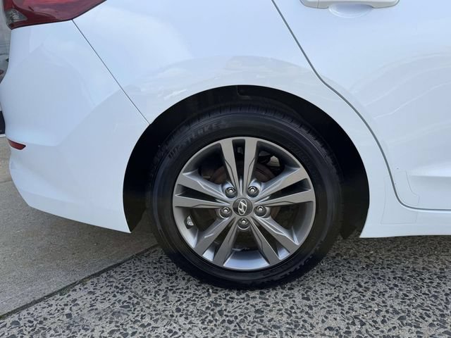 Used 2017 Hyundai Elantra SE FWD image 6