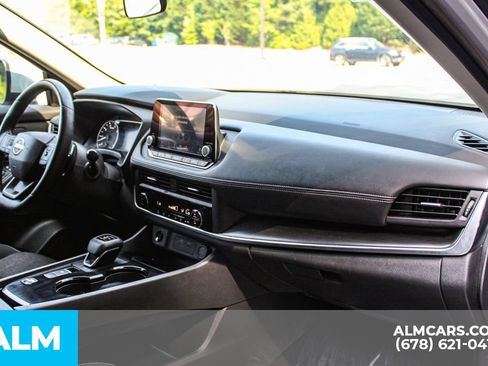 Used 2025 Nissan Rogue SV FWD image 23