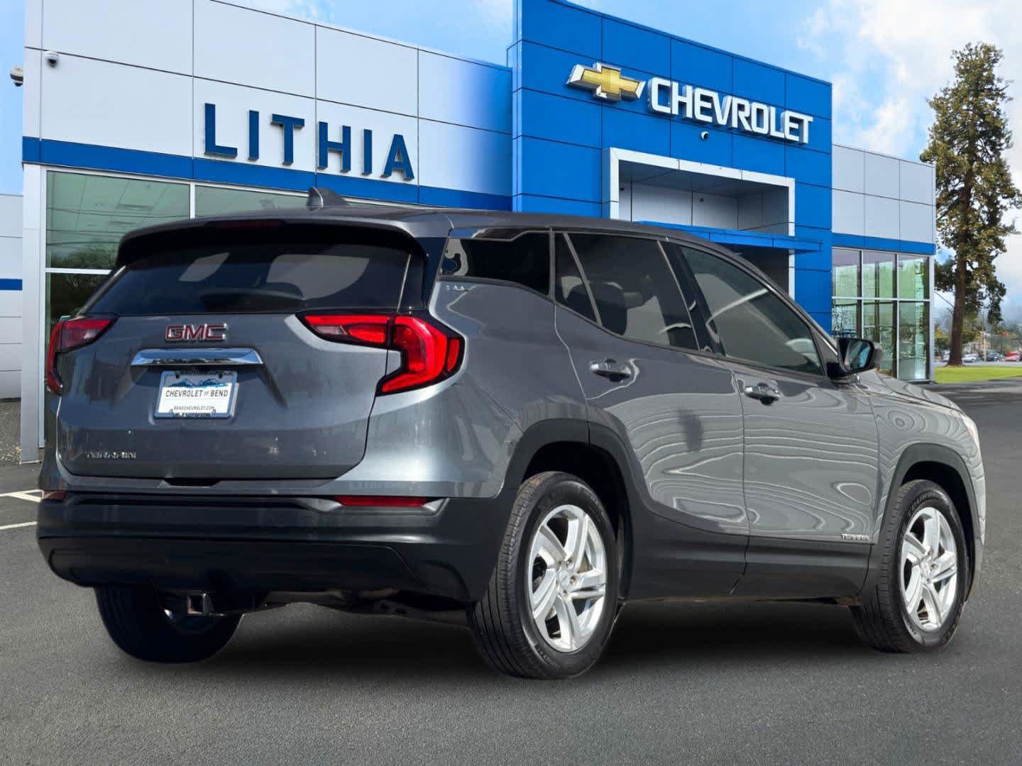 Used 2020 GMC Terrain SLE FWD image 2