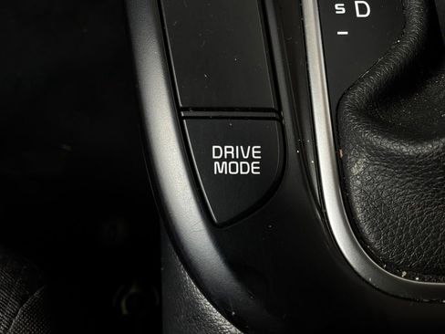 Used 2025 Kia Soul LX w/ LX Technology Package FWD image 22