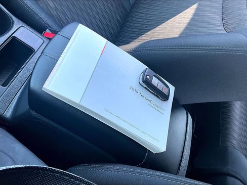 Used 2019 Nissan Rogue S image 42